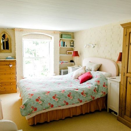 Cosy Cottage Ground Floor Bedroom Ensuite With Private Entrance Chichester Eksteriør bilde