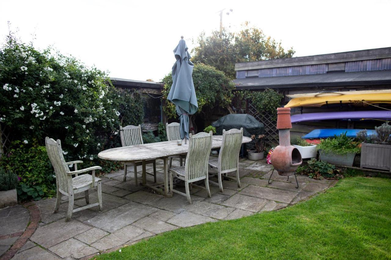 Cosy Cottage Ground Floor Bedroom Ensuite With Private Entrance Chichester Eksteriør bilde