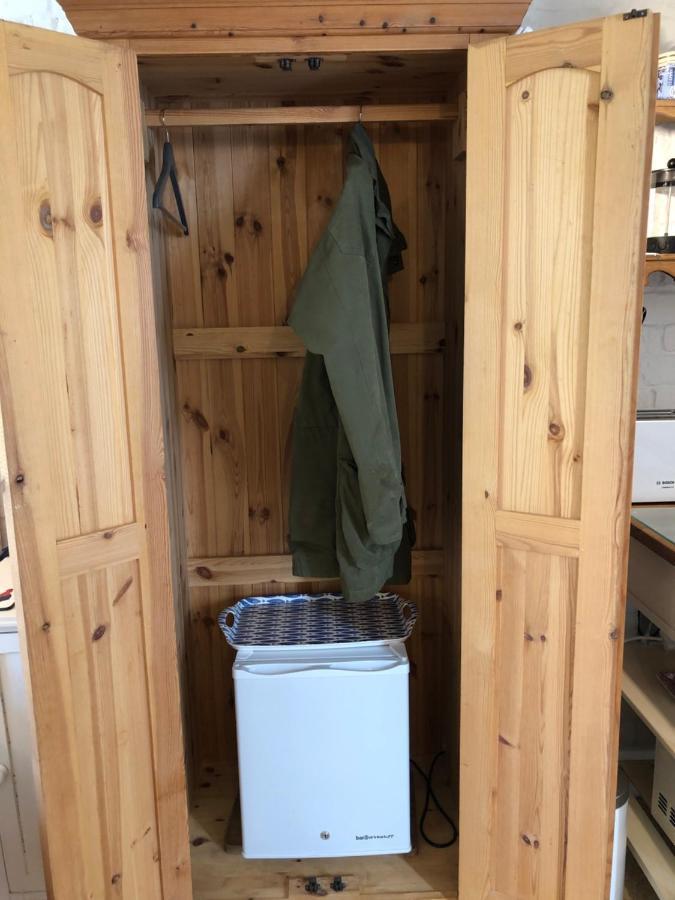 Cosy Cottage Ground Floor Bedroom Ensuite With Private Entrance Chichester Eksteriør bilde