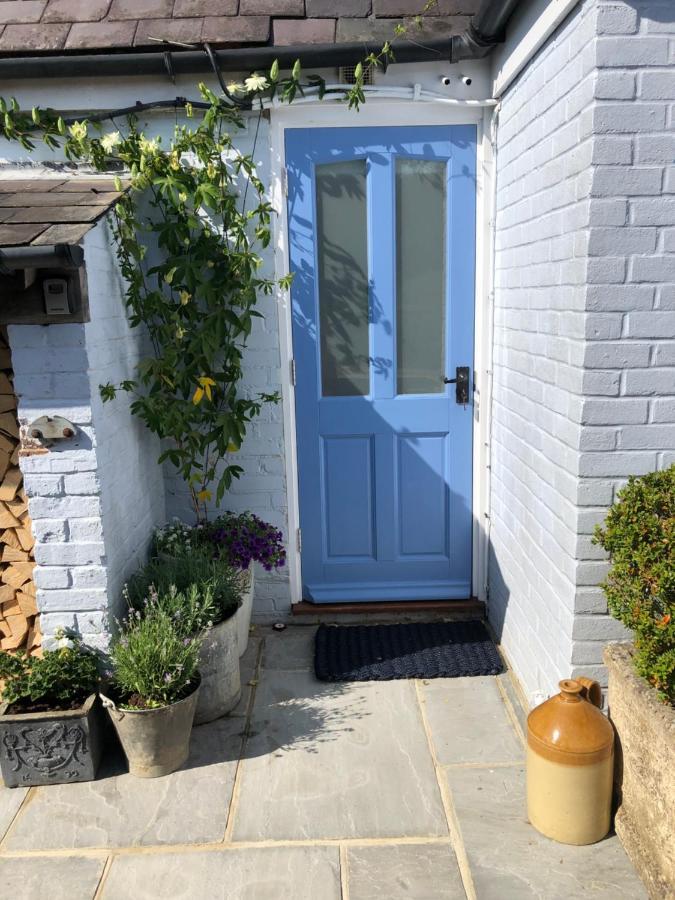 Cosy Cottage Ground Floor Bedroom Ensuite With Private Entrance Chichester Eksteriør bilde