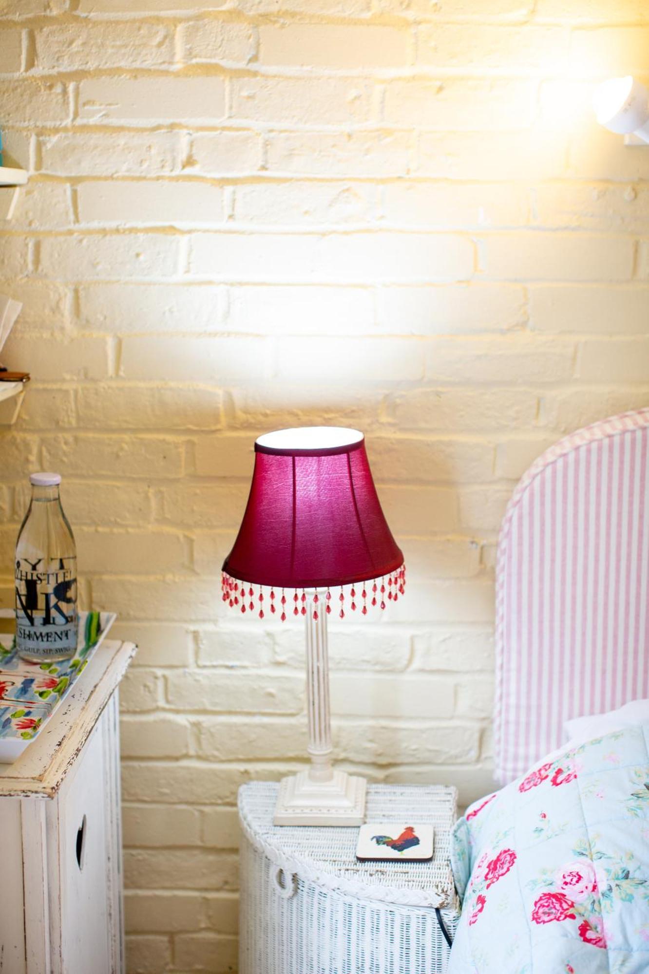 Cosy Cottage Ground Floor Bedroom Ensuite With Private Entrance Chichester Eksteriør bilde