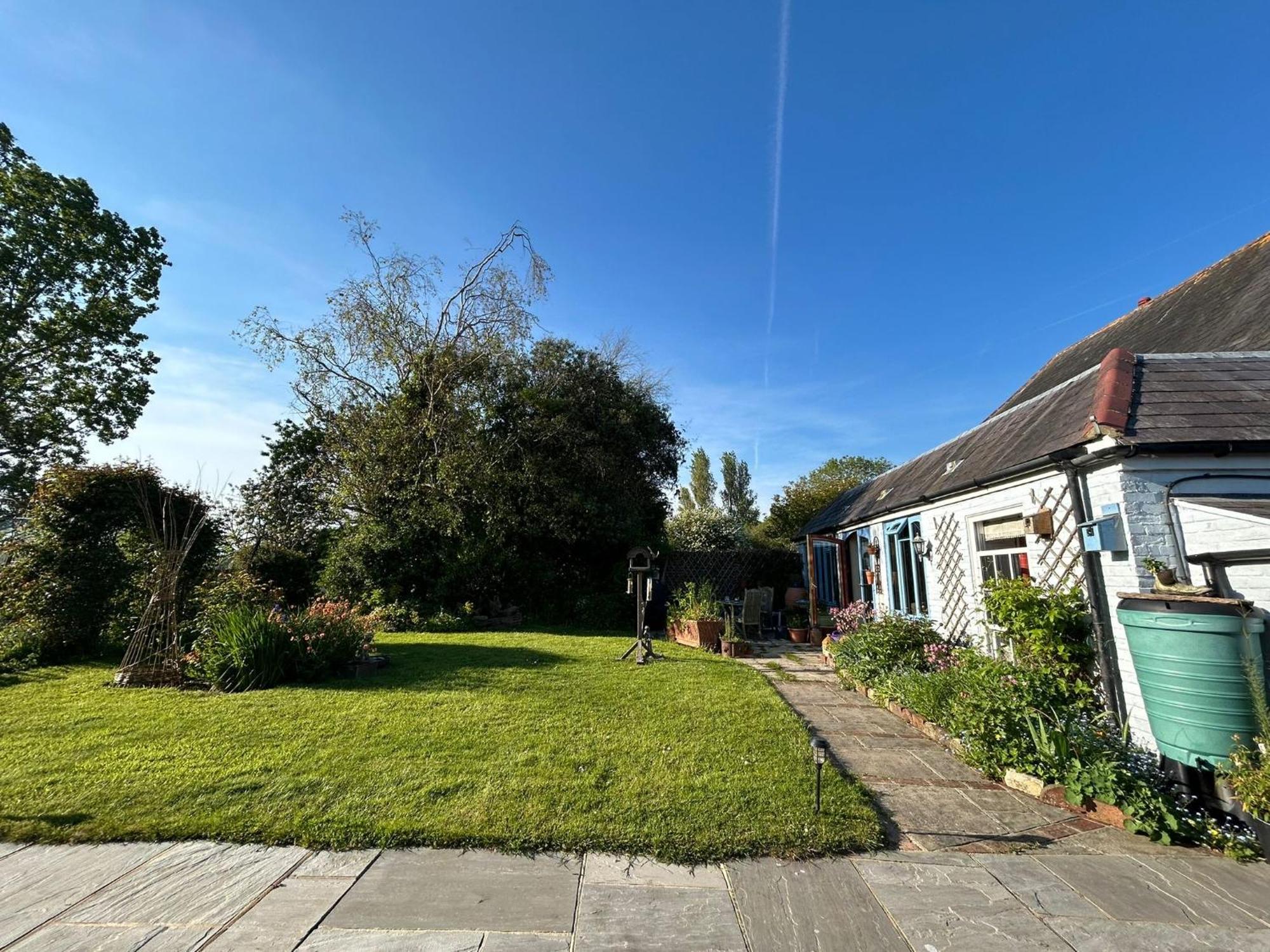 Cosy Cottage Ground Floor Bedroom Ensuite With Private Entrance Chichester Eksteriør bilde